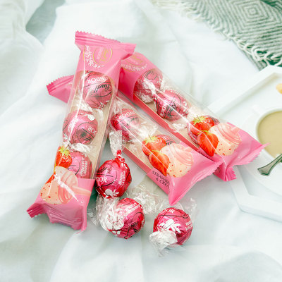 Lindt瑞士莲草莓白巧3粒装一条