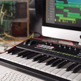 Недавно перечисленный IK Multimedia Uno Synth Pro Desktop Simplica