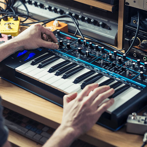 诺维逊 Novation Bass Station II 经典模拟贝司低音合成器25键 - 图1