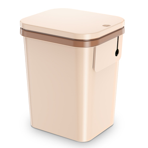 创意有带盖垃圾桶