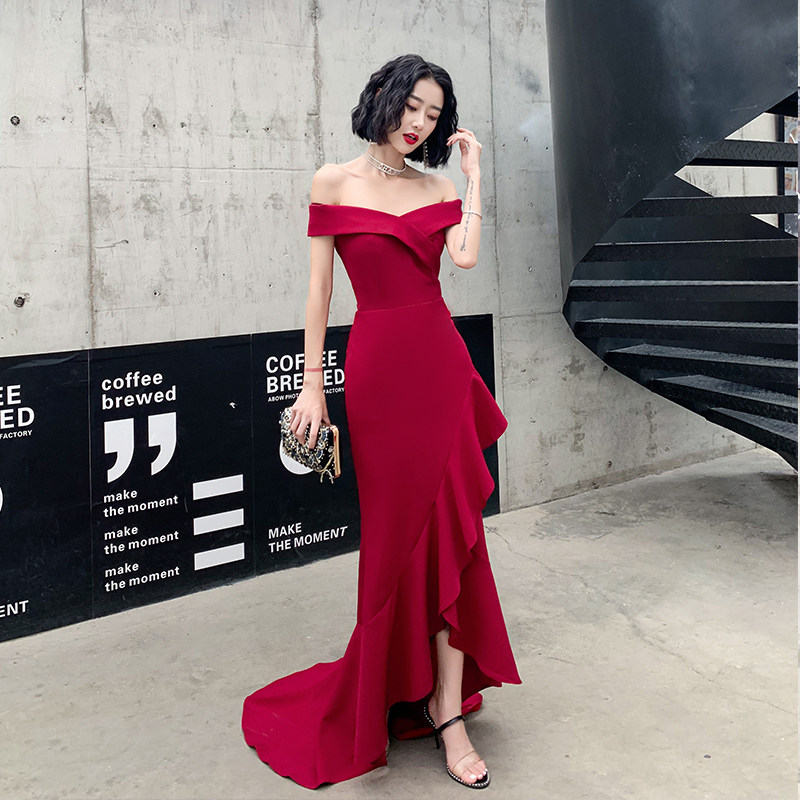 鱼尾敬酒服新娘2023新款结婚酒红色一字肩长裙修身晚宴礼服女夏季_虎窝淘