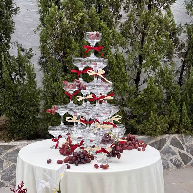 Champagne tower glass wedding supplies hotel supplies glass goblet classic martini glass cocktail glass