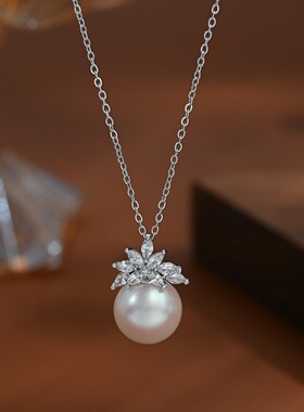 2026真金电镀镶锆石气质锁骨链女小众设计感复古法式珍珠皇冠项链