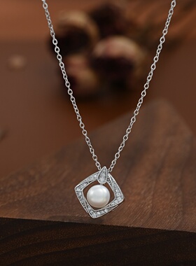 2026春夏新款微镶锆石轻奢锁骨链女感巴洛克淡水珍珠项链网红颈链