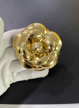 全6.1cm王一博类型同款金色皮面山茶花高端定型胸花小香花加胸针