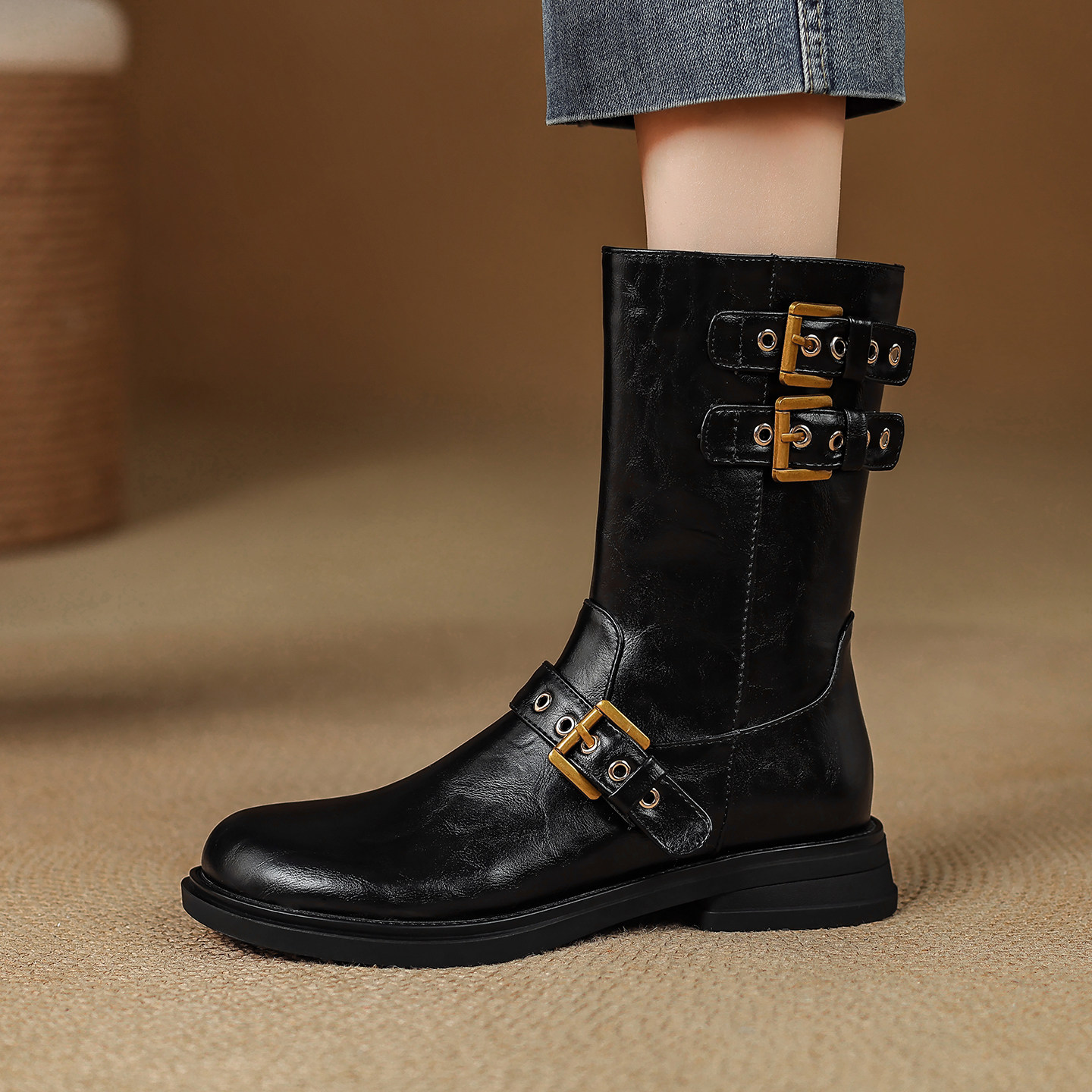 ladyblack 粗中跟皮带扣机车短靴女秋冬厚底侧拉链大码骑士靴4142,淘宝优惠券,粉丝福利购,淘宝优惠卷