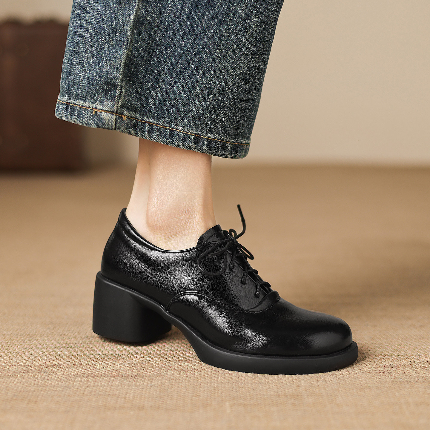 ladyblack复古系带深口单鞋女高粗跟小皮鞋法式圆头大码女鞋41-43,淘宝优惠券,粉丝福利购,淘宝优惠卷