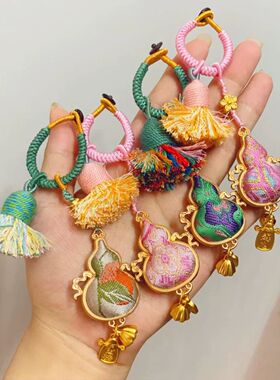 新款钥匙扣宋锦饰品成复