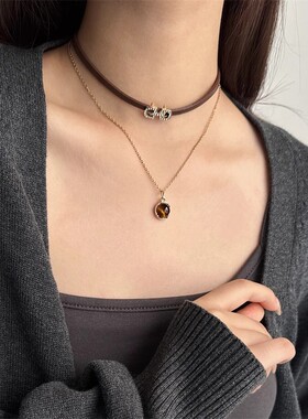 美拉德复古棕色皮革虎眼石项链女颈链choker高级感轻奢小众锁骨链