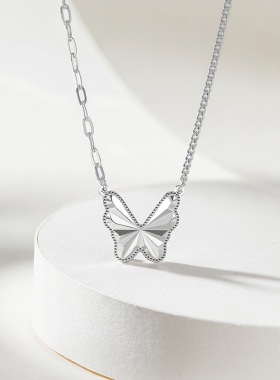 周六福饰品项链女闪光蝴蝶链坠