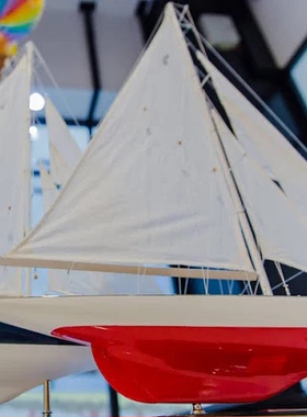 现 纽约下城公园进口Authentic Models竞赛级J-Yacht复古帆船摆件
