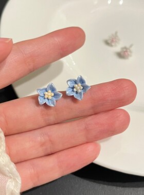 蓝色山茶花耳钉2024春夏
