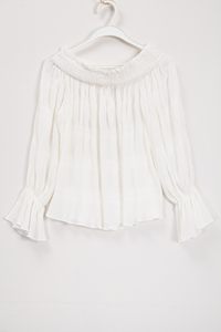 朵以春装新品甜美气质一字领小衫褶皱上衣喇叭袖雪纺衫34DC118102