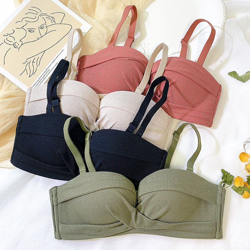 女聚拢收副乳防下垂无钢圈一内裤 多情猫文胸