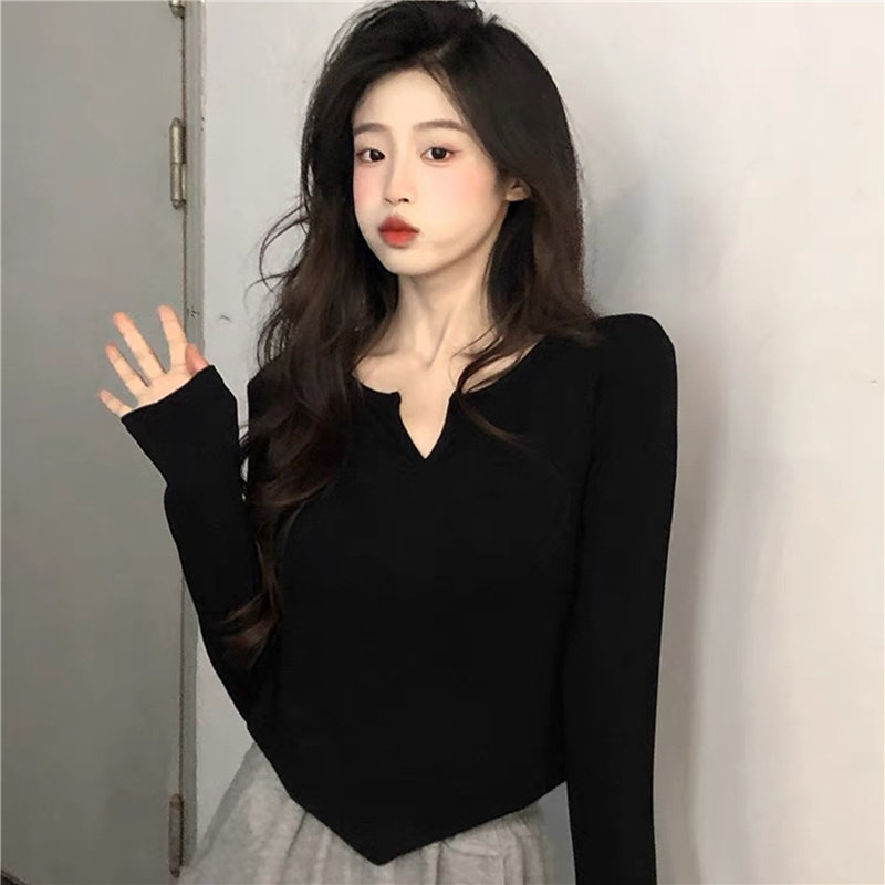 纯欲风辣妹V领长袖T恤女装秋季2024新款白色修身显瘦内搭打底上衣