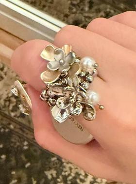 金银花双层弹力珍珠戒指2025年新款设计小众花朵吊坠指环饰品