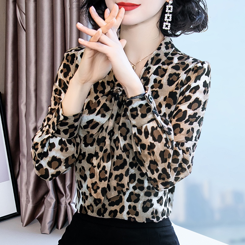 铂伊旗舰店洋气衬衫女短袖年夏季新款内搭长袖打底收腰遮肚豹纹雪纺上衣1