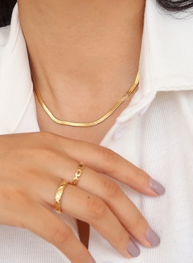 经典不过时保色金颈链