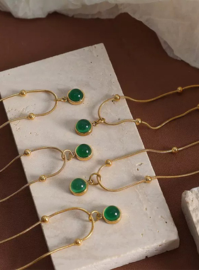 复古回潮令人心动法式绿珠项链演绎优雅格调小众轻奢解锁夏日迷人