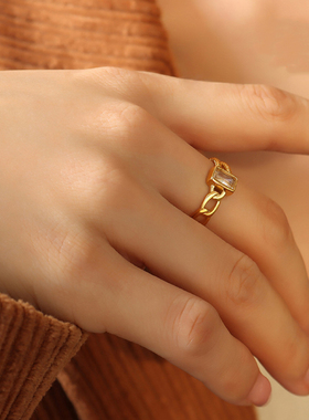 博主款彩色宝石祖母绿戒指