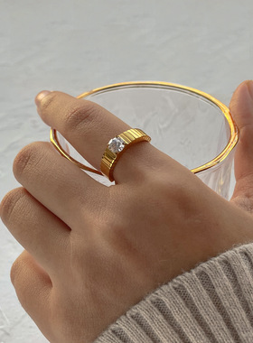 欧美粗版大气镶钻间金戒指条纹