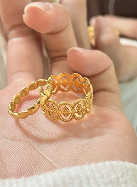 中世纪典雅宫廷风高级轻奢风食指