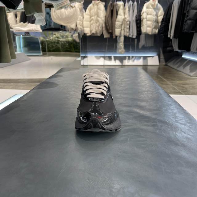 China Li Ning 25 spring new light boat sports casual shoes for men and women wear-resistant non-slip reflective AZGV073