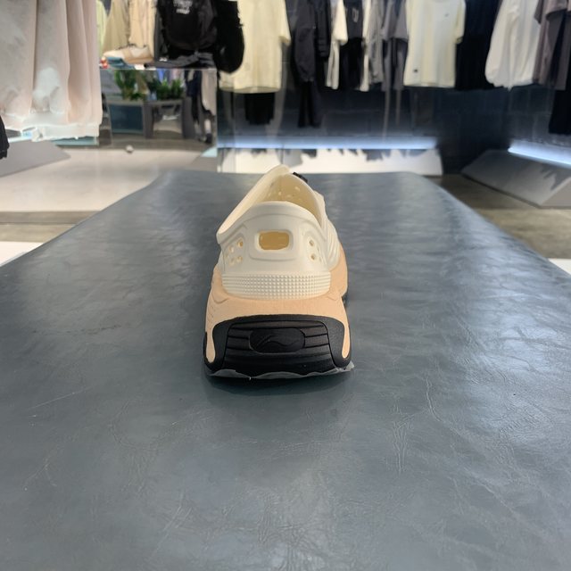 New trendy sports slippers for spring and summer China Li-Ning