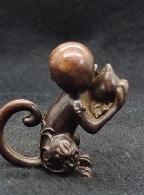 仿古紫铜猴子偷桃捧桃摆件茶宠茶道茶艺桌面装饰观赏古玩把玩件