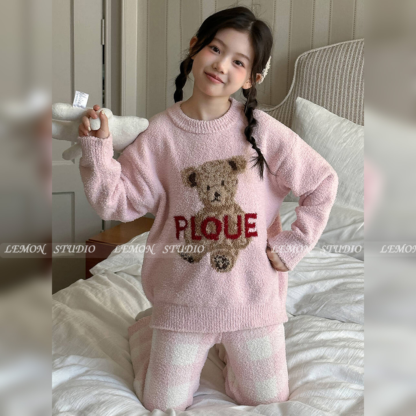 女童睡衣秋冬季2025新款女孩珊瑚绒加厚套装儿童冬装法兰绒家居服 - 图1