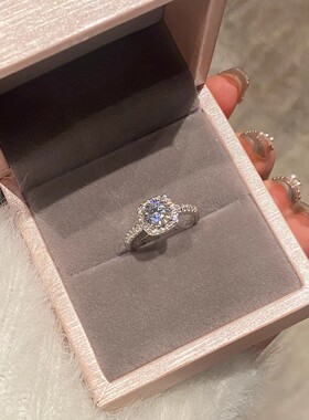 小方糖锆石戒指女轻奢小众高级感闪钻时尚百搭气质指环食指戒