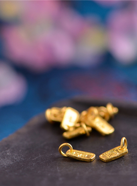 手工錾刻古法黄金小吊坠