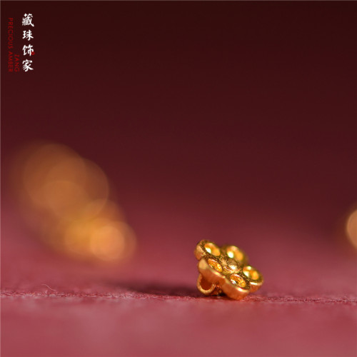 藏珠饰家 足金錾刻古法黄金 梅花小配饰 手链吊坠高端配饰diy - 图1