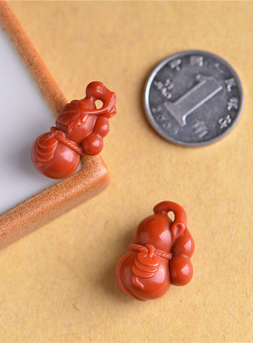 天然南红玛瑙吊坠纯色精雕