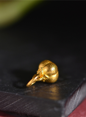 足金錾刻黄金如意小吊坠