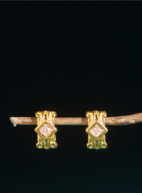 手工錾刻古法黄金镶钻双孔隔珠