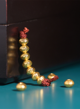 足金手工錾刻古法黄金飞碟小隔片