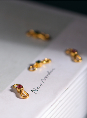 足金手工錾刻古法黄金镶嵌尾扣