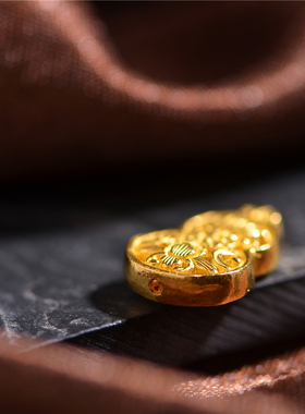 手工錾刻黄金镂空雕刻莲花葫芦