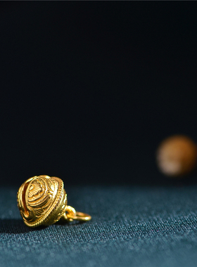 足金手工錾刻黄金小铃铛