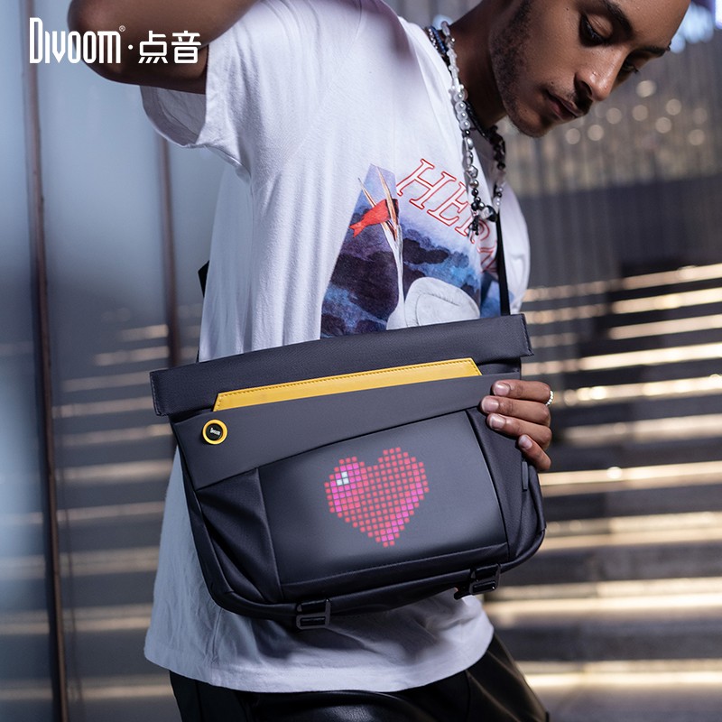 divoom点音斜挎像素男士骑行邮差包 Divoom点音男士包袋