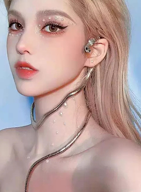 新薇一款多戴金属色蛇型潮搭项链