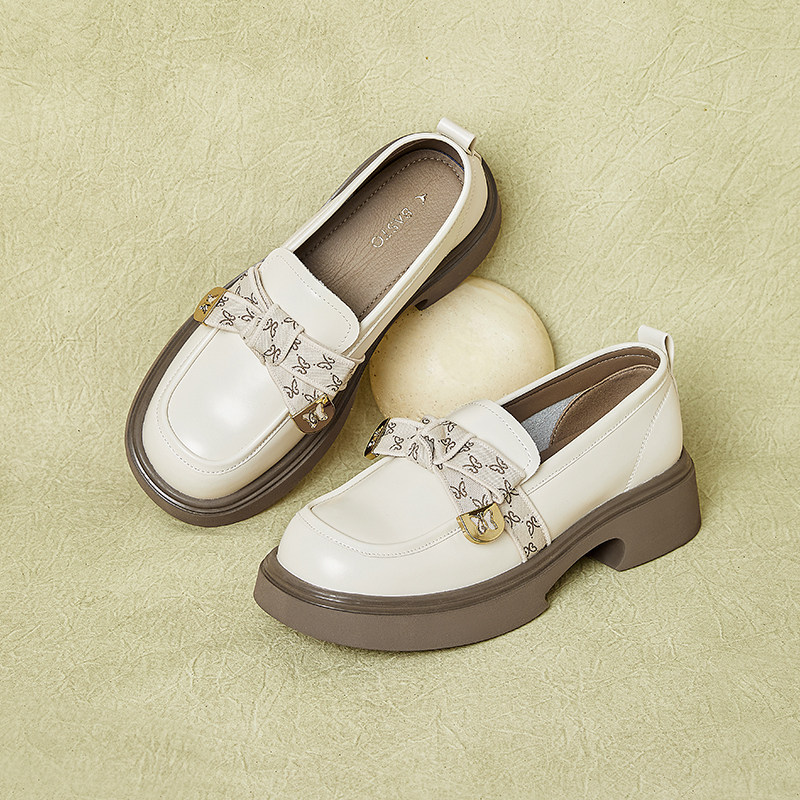 百思图春商场新款英伦蝴蝶结乐福鞋小皮鞋女深口单鞋WA399AA4 - 图2