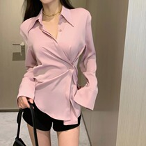 Gas light lightly cooked windy transparent sunscreen shirt woman wearing irregular cashew and slim fit wide leg trousers blouse