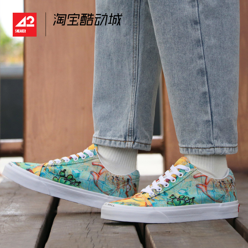 现货42运动 VANS X MOCA艺术博物馆OLD SKOOL印花板鞋VN0A5KRFYQ8 - 图0