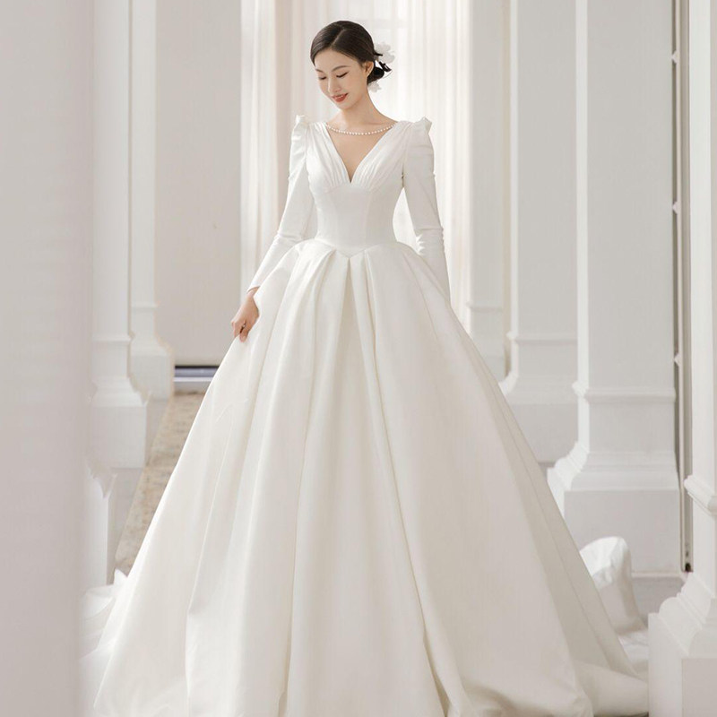 长袖缎面轻主2022新款新娘白色婚纱 露唯莎婚纱