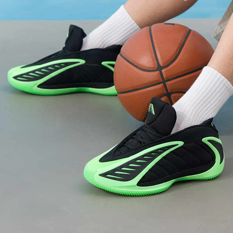 Adidas阿迪达斯男鞋2025冬季新款ANTHONY EDWARDS 2篮球鞋JR1572 - 图0