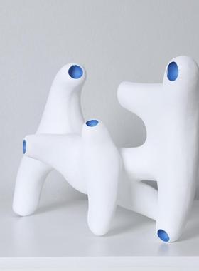 现代简约白色蓝色抽象几何拐角创意个性小众样板间售楼处桌面摆件