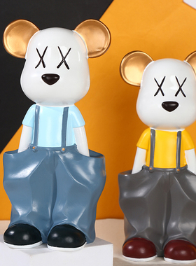 卡通插兜暴力熊摆件玄关桌面装饰