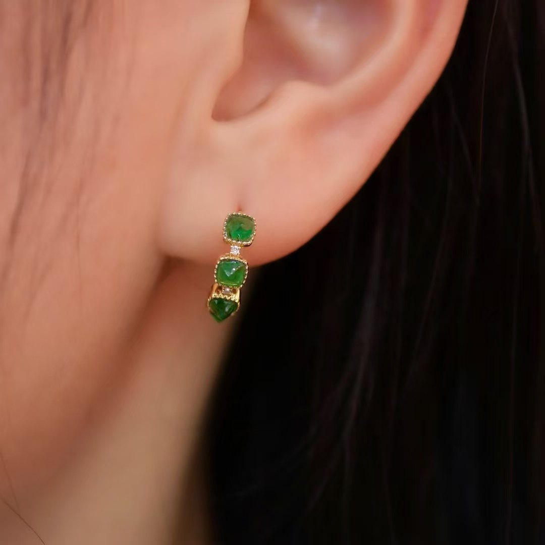 18K金镶嵌天然糖塔祖母绿耳扣 主石1克拉 精致高级 上耳百搭,淘宝优惠券,粉丝福利购,淘宝优惠卷